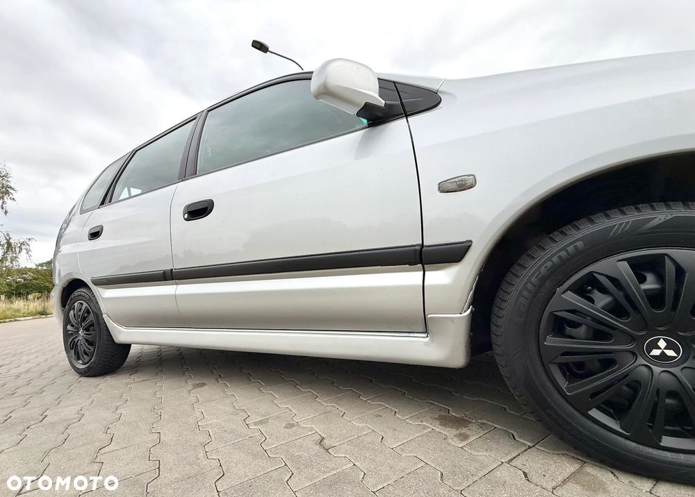 Mitsubishi Space Star 1.6 Avance - 10