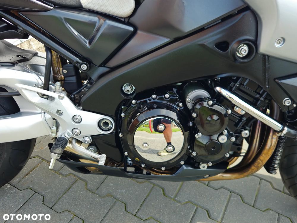 Suzuki GSX - 34