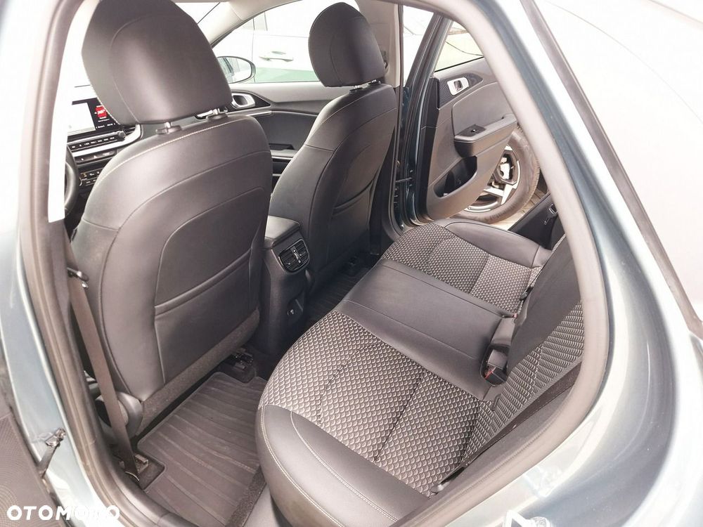 Kia XCeed 1.5 T-GDI Business Line - 23