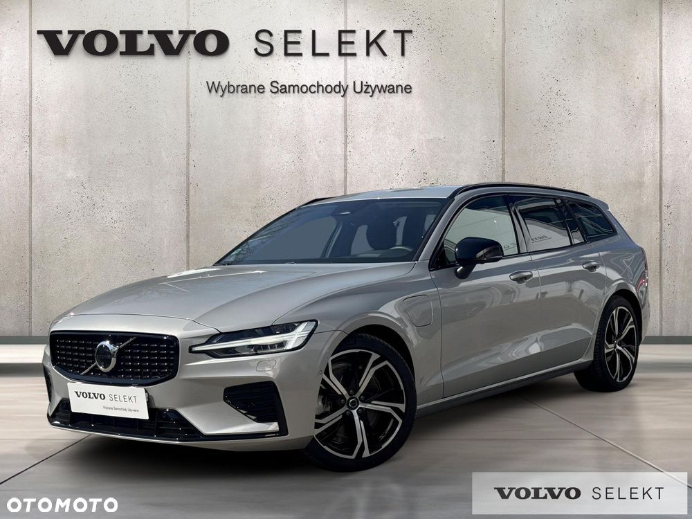 Volvo V60 T8 AWD Plus Dark - 2