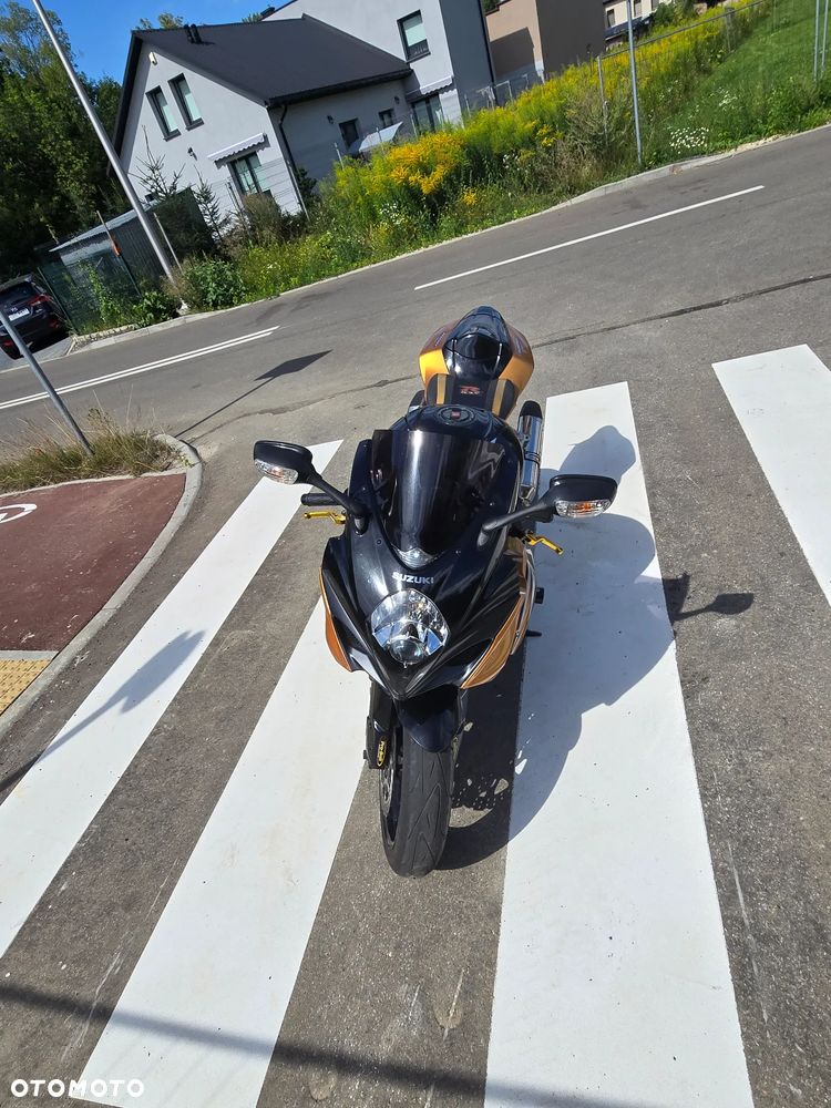 Suzuki GSX-R - 13