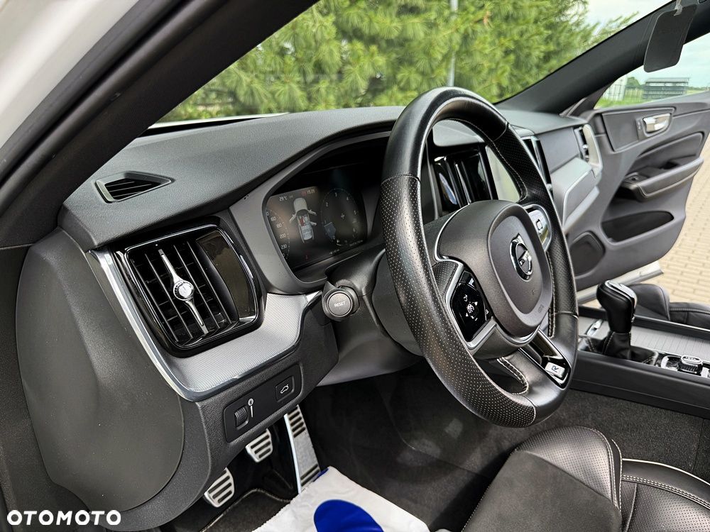 Volvo XC 60 D3 R-Design - 26
