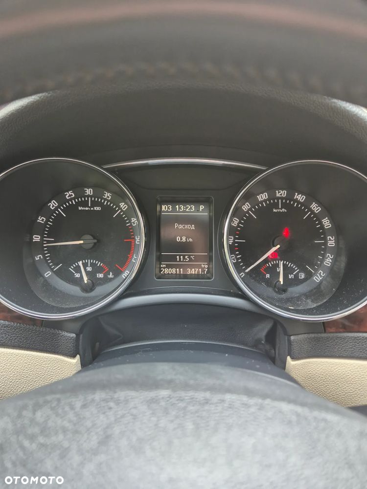 Skoda Superb 2.0 TDI Elegance DSG - 20