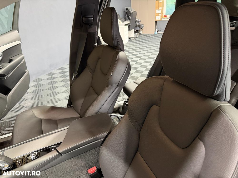 Volvo XC 90 T8 AWD Core - 23