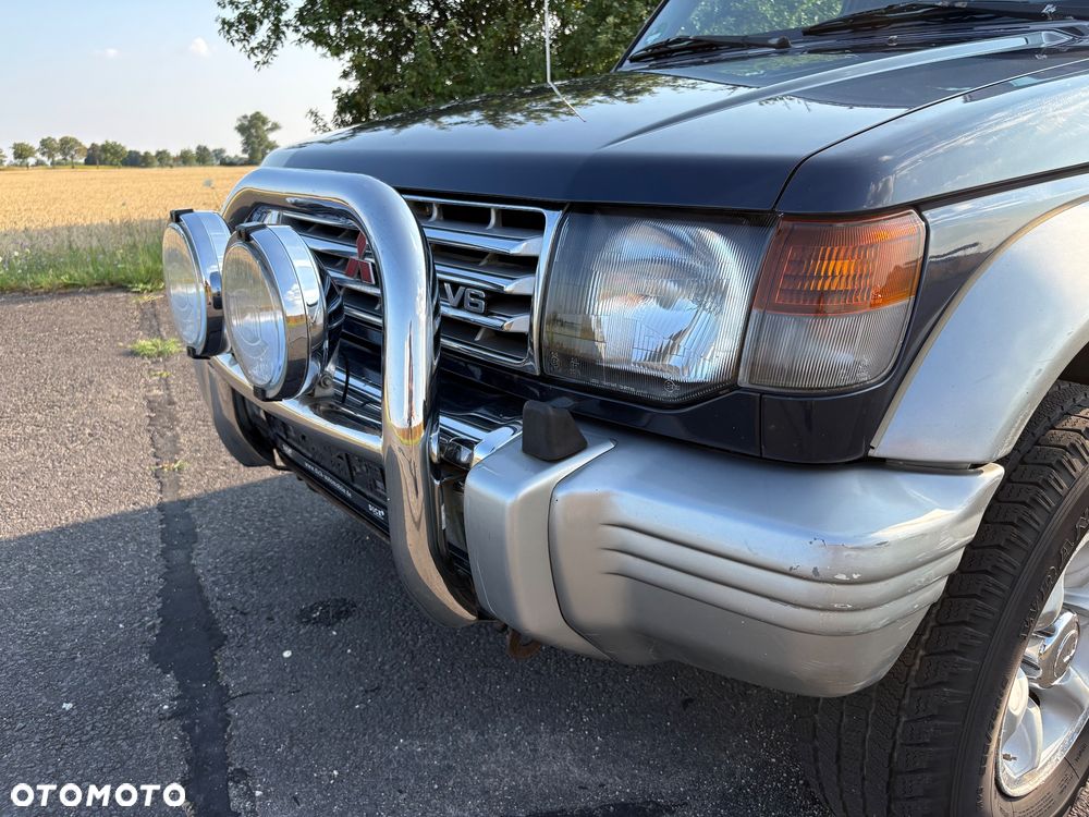 Mitsubishi Pajero - 10
