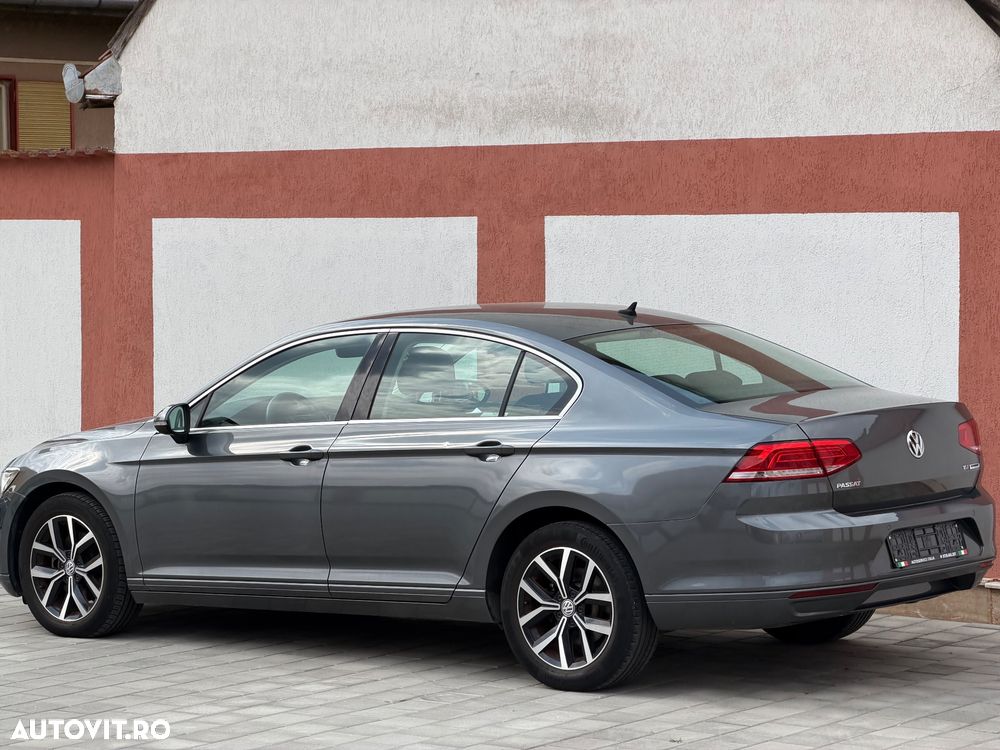 Volkswagen Passat 1.6 TDI SCR DSG Comfortline - 11