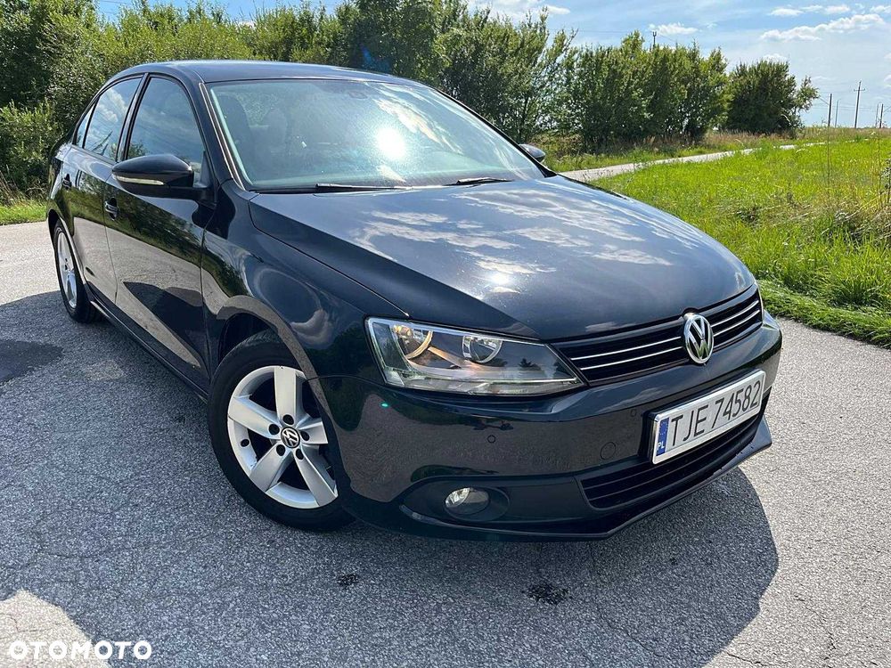 Volkswagen Jetta - 4