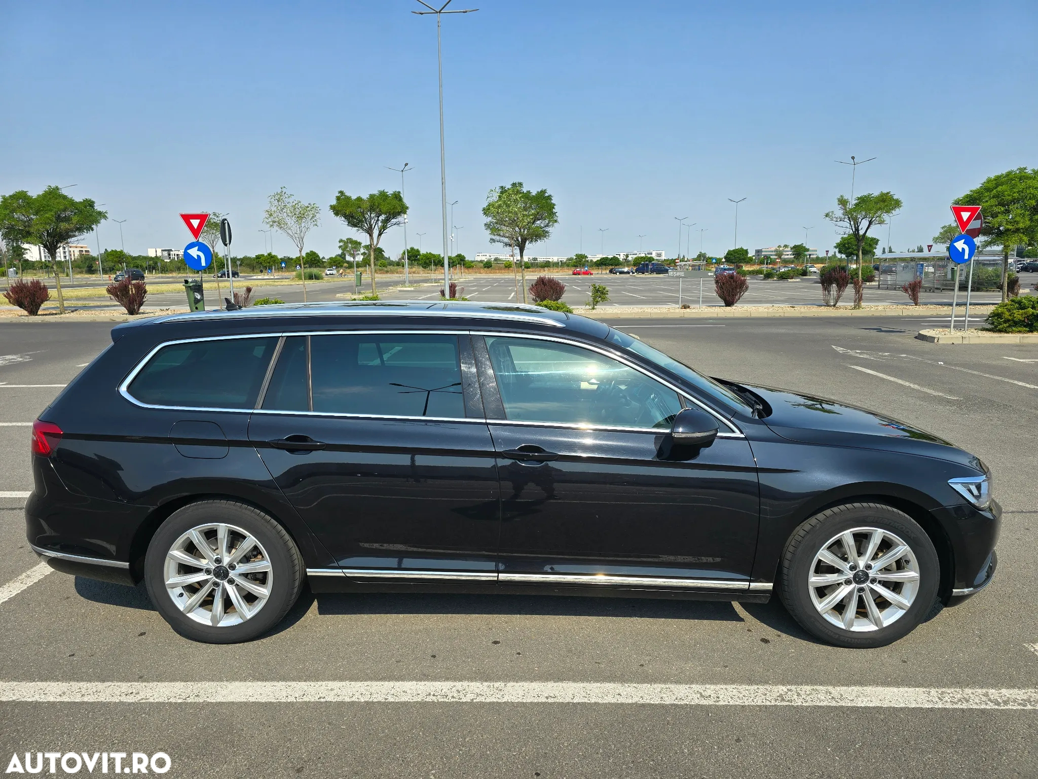 Volkswagen Passat - 4