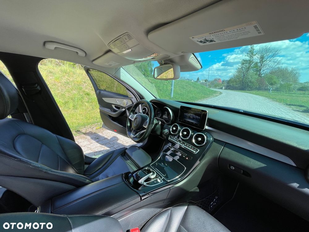 Mercedes-Benz Klasa C 300 7G-TRONIC AMG Line - 17