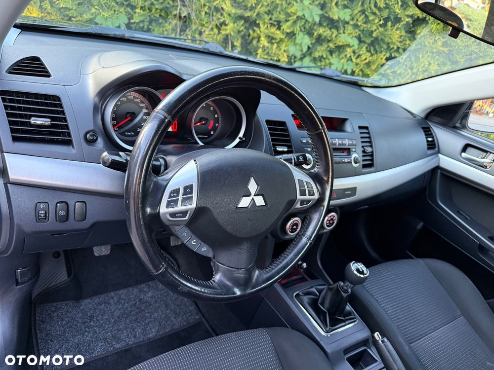 Mitsubishi Lancer 1.8 Intense - 13