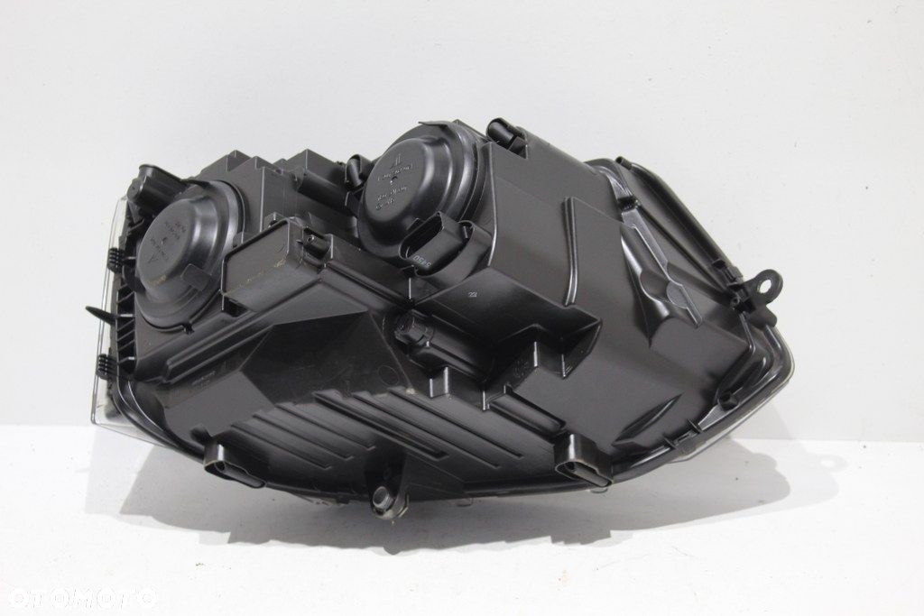 VW T5 Lift 7E1 Lampa Przód Przednia Lewa Brudna w Środku - 2