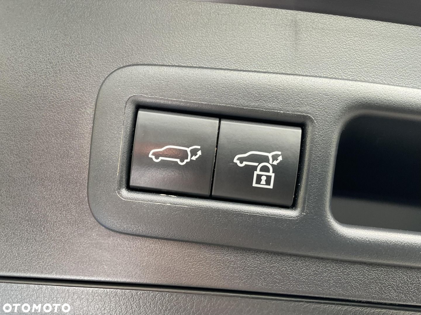 Lexus UX - 29
