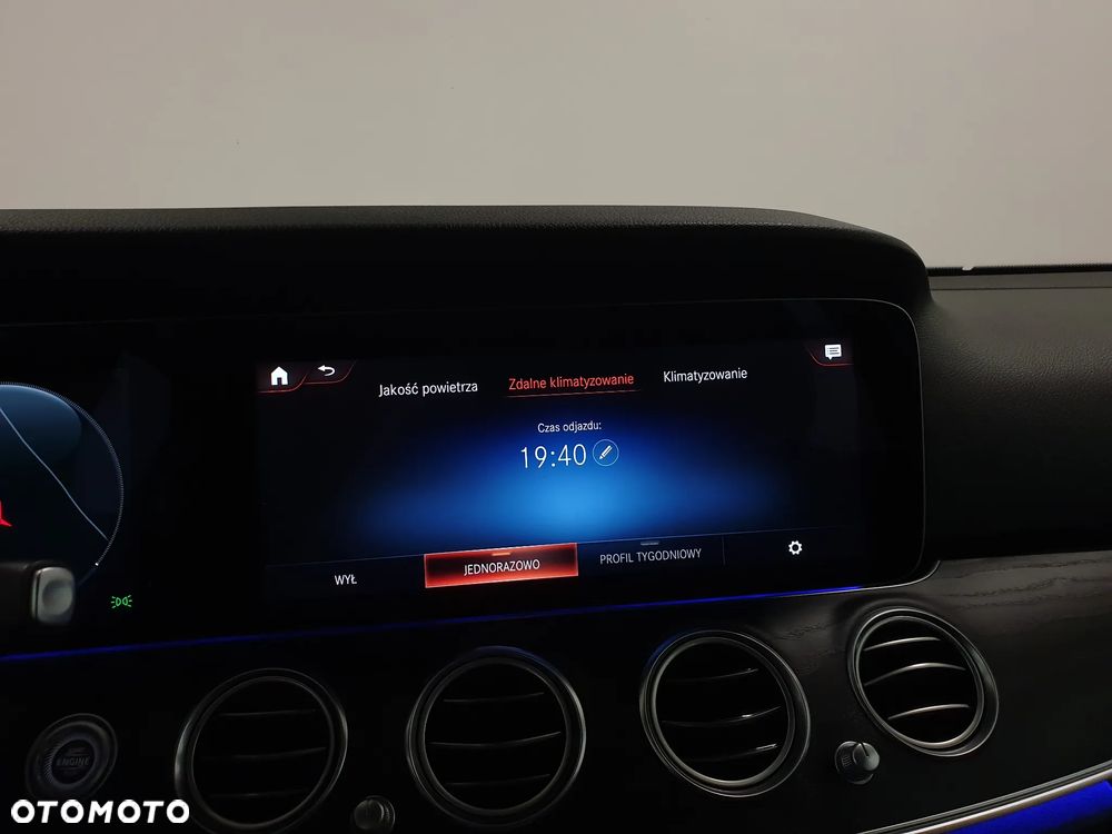 Mercedes-Benz Klasa E 300 de 4Matic 9G-TRONIC AMG Line - 19