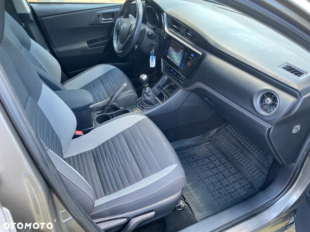 Toyota Auris 1.6 Premium - 22
