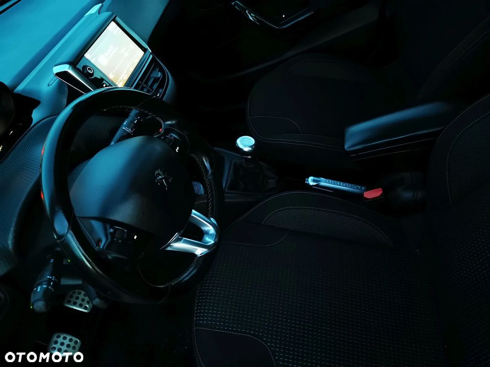 Peugeot 208 Blue-HDi 100 Stop&Start Style - 36