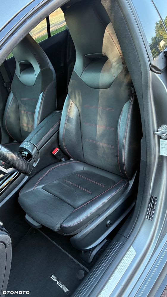 Mercedes-Benz CLA AMG 35 4Matic B AMG Speedshift 7G-DCT - 22