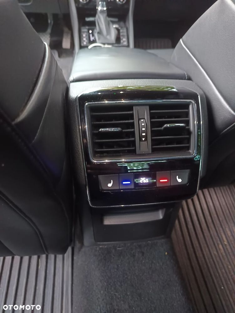 Skoda Superb 2.0 TSI L&K DSG - 8