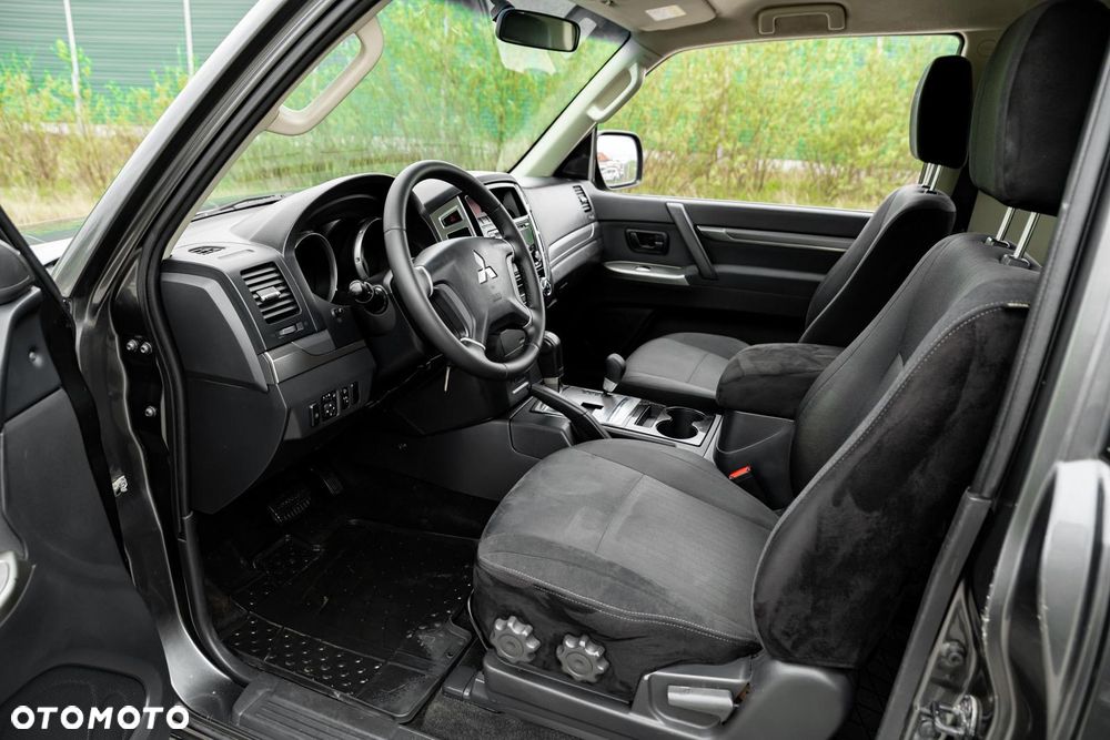 Mitsubishi Pajero 3.2 DI-D Automatik Final Edition - 16