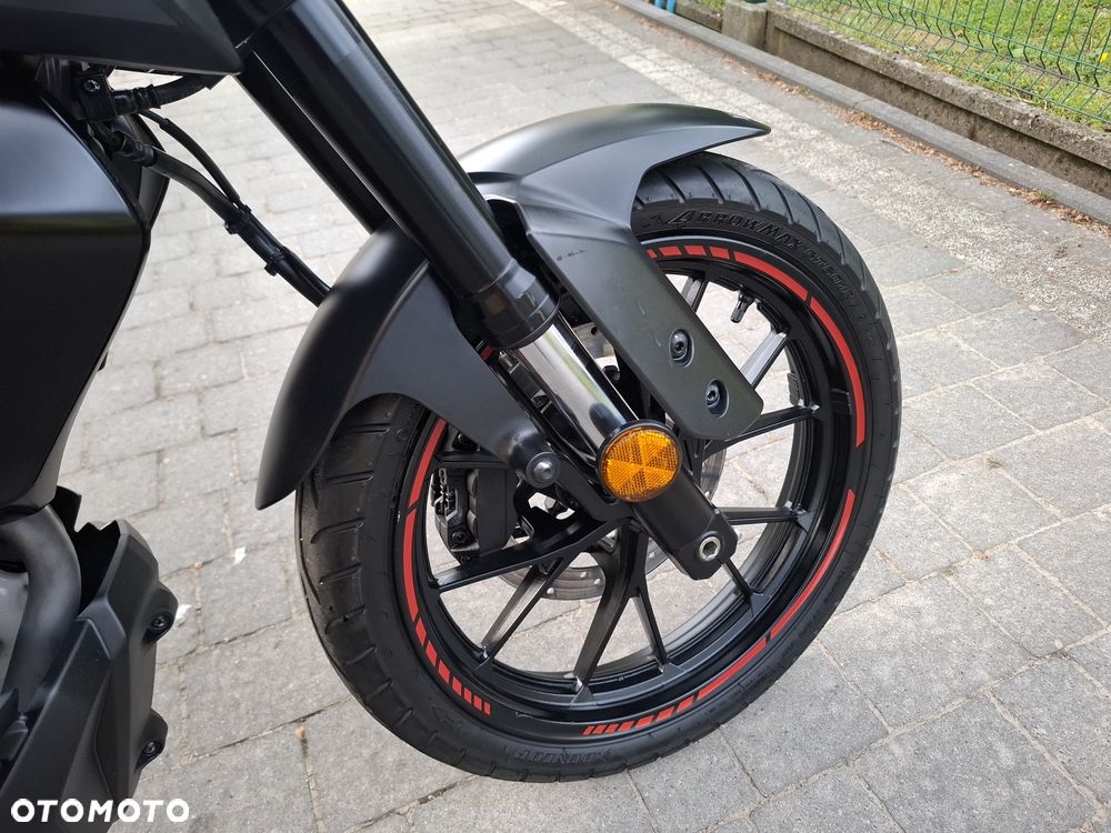 Yamaha MT - 5