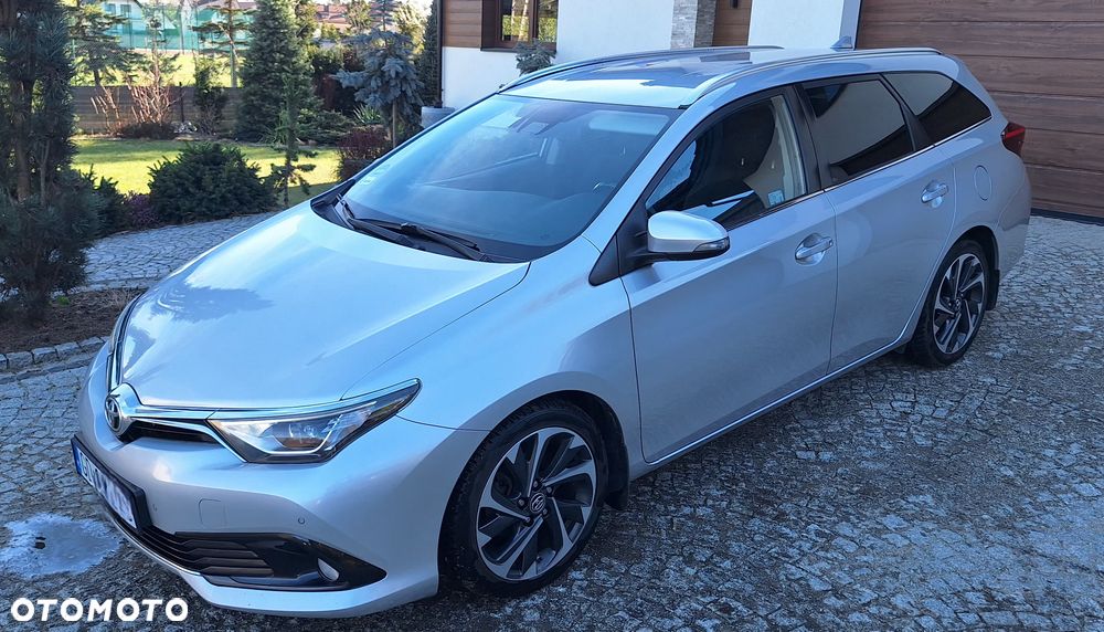 Toyota Auris 1.4 D-4D Premium Comfort - 1