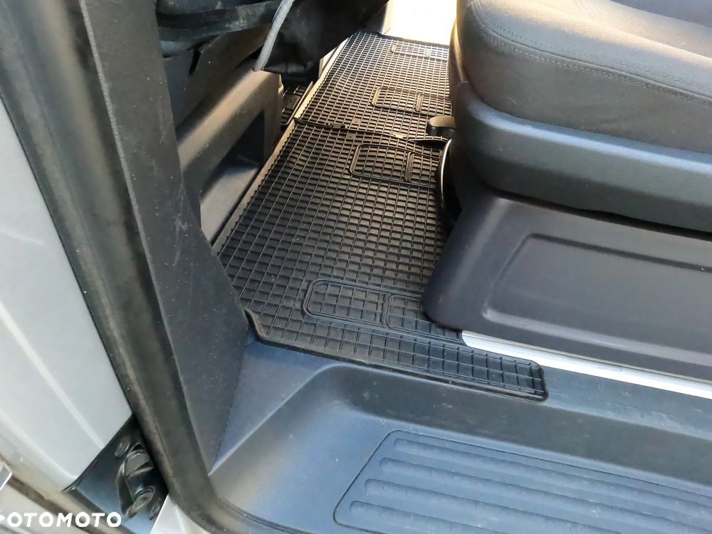 Volkswagen Multivan L1 - 23