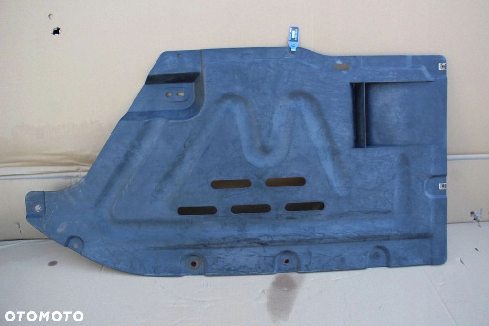 Osłona dolna podwozia skrzyni biegów BMW 1 e81 e82 e87 e88 7059388 (2205) - 1