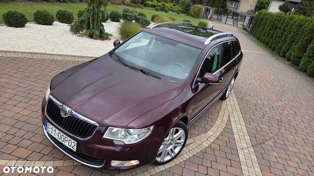 Skoda Superb 2012 photo 4