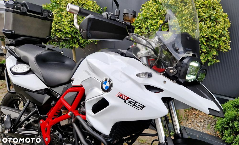 BMW F - 17