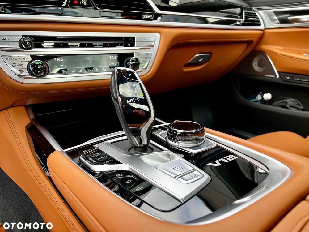 BMW Seria 7 M760Li xDrive - 17