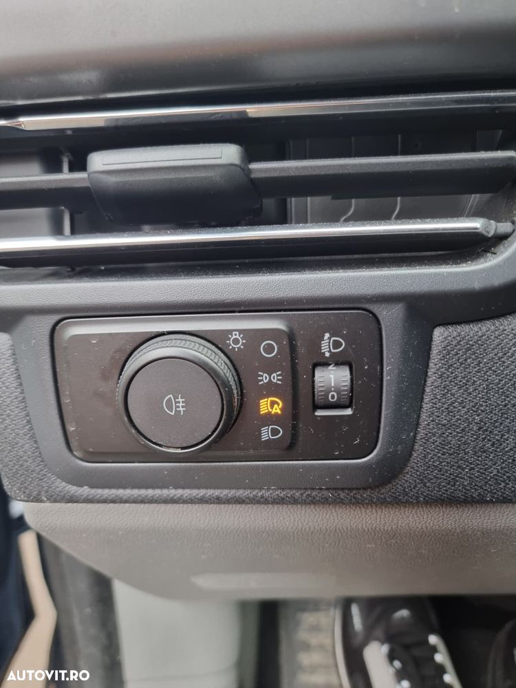 Ford Tourneo Custom Bus 320 2.0 EcoBlue 170 CP L1H1 Titanium Aut. - 9