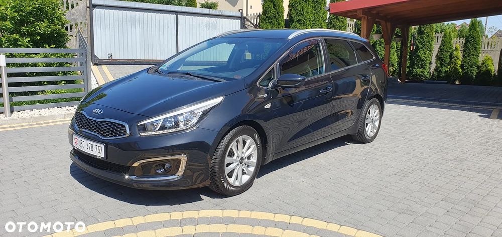 Kia Ceed 1.6 GDI ISG Platinum Edition - 33