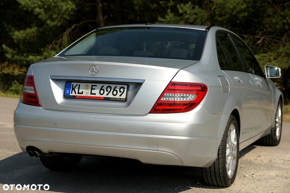 Mercedes-Benz Klasa C 180 CGI Automatik BlueEFFICIENCY Elegance - 8