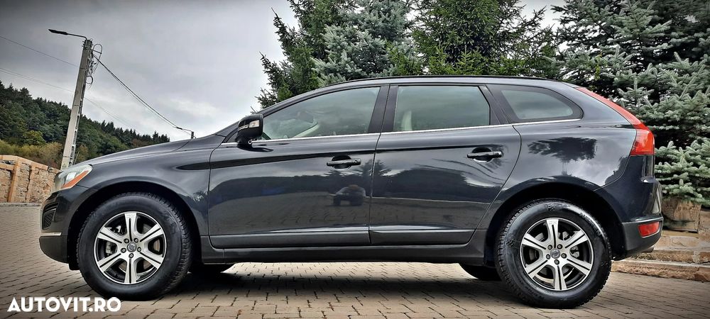 Volvo XC 60 D5 AWD Geartronic Momentum - 8
