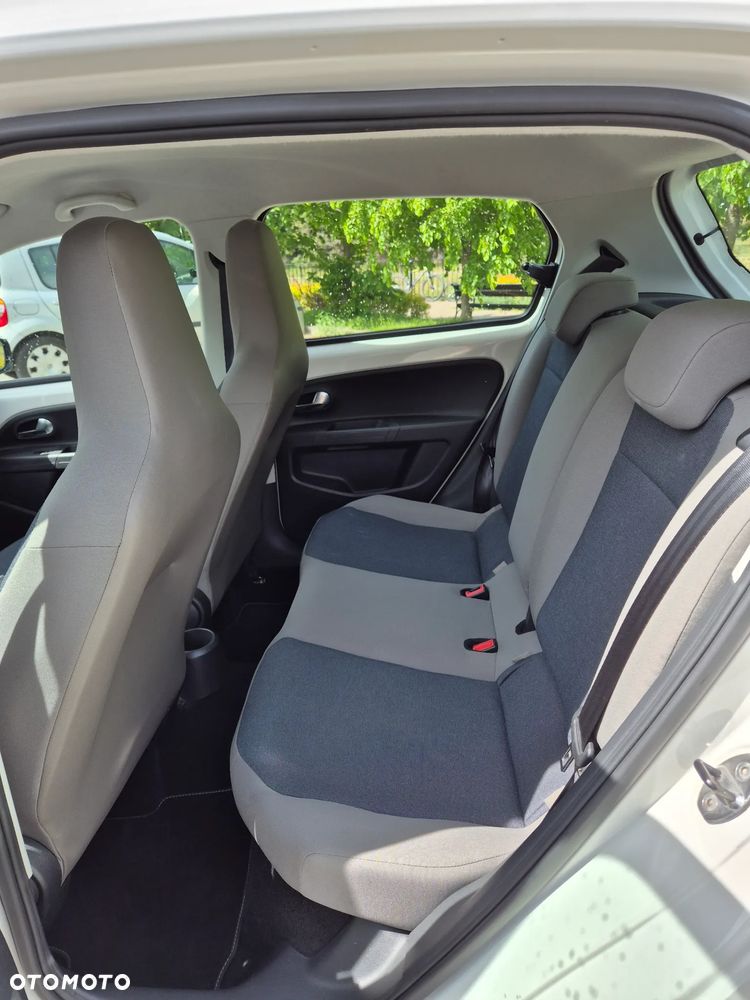 Volkswagen up! BlueMotion Technology move - 10