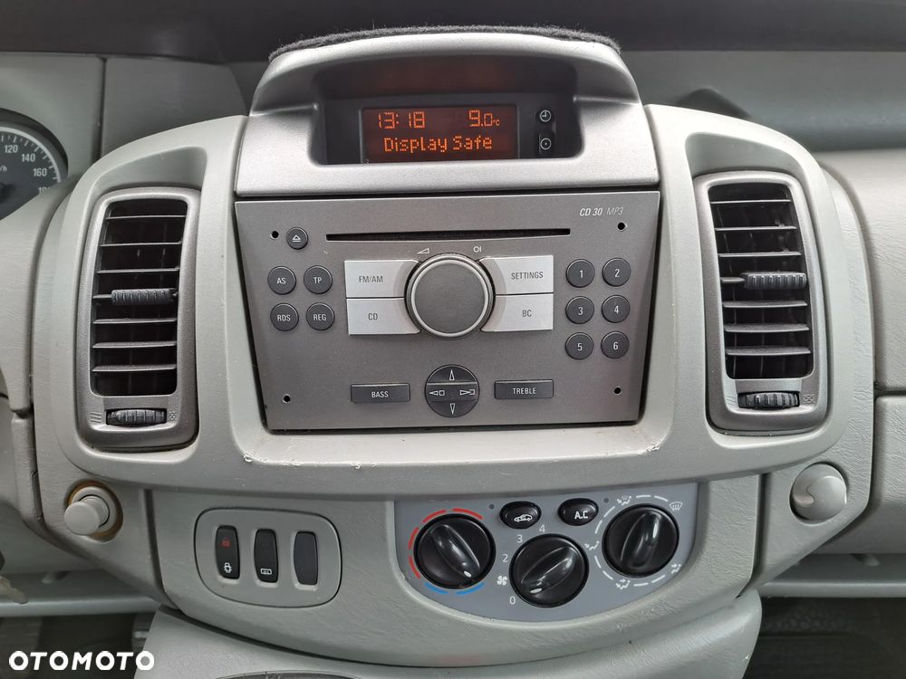 Opel Vivaro - 17