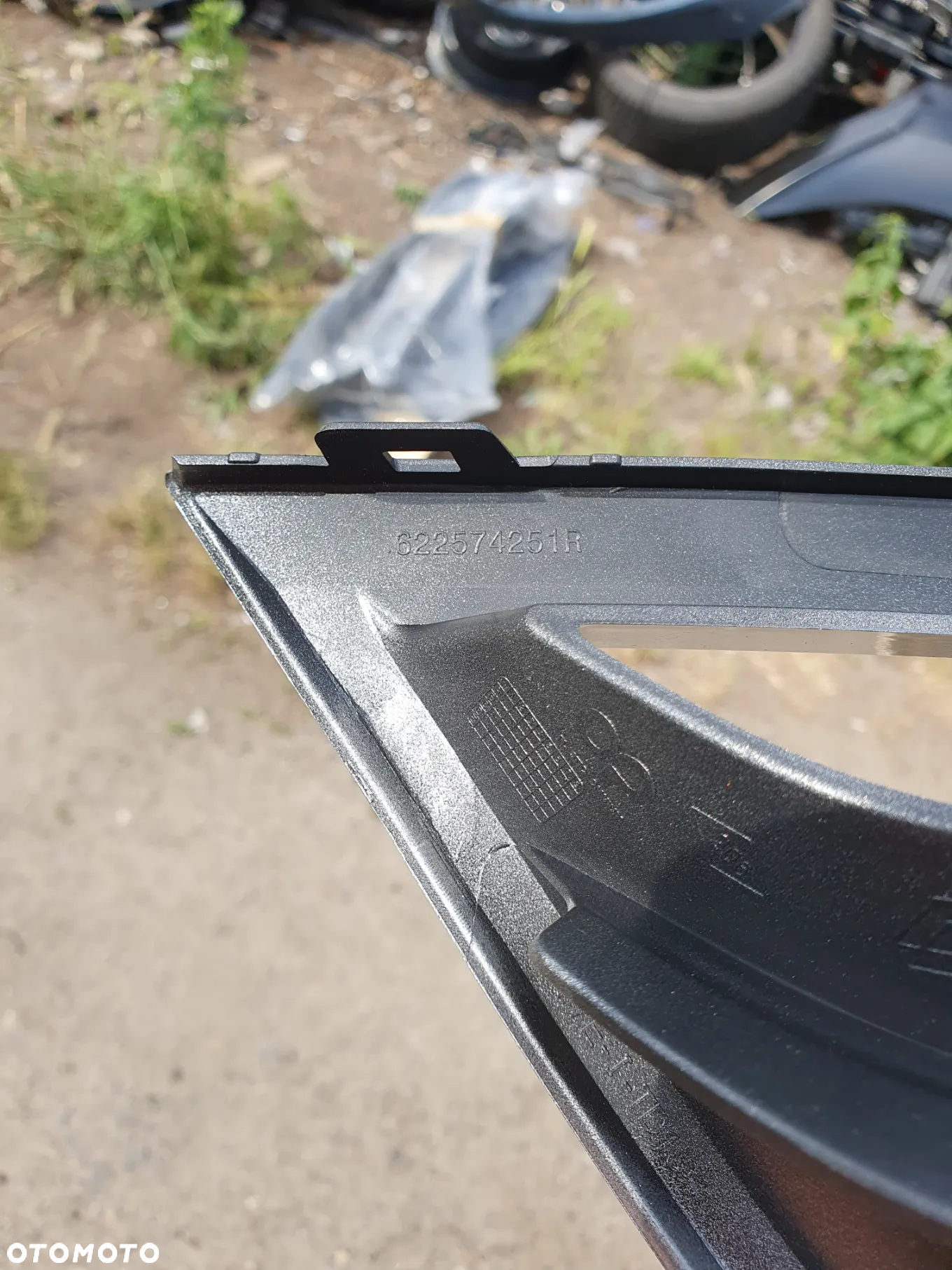 Kratka Listwa prawa Renault Mégane IV GT Line 622565791R Metal Oscuro Listwa Zderzaka Przednia prawa Renault Mégane IV GT Line - 7