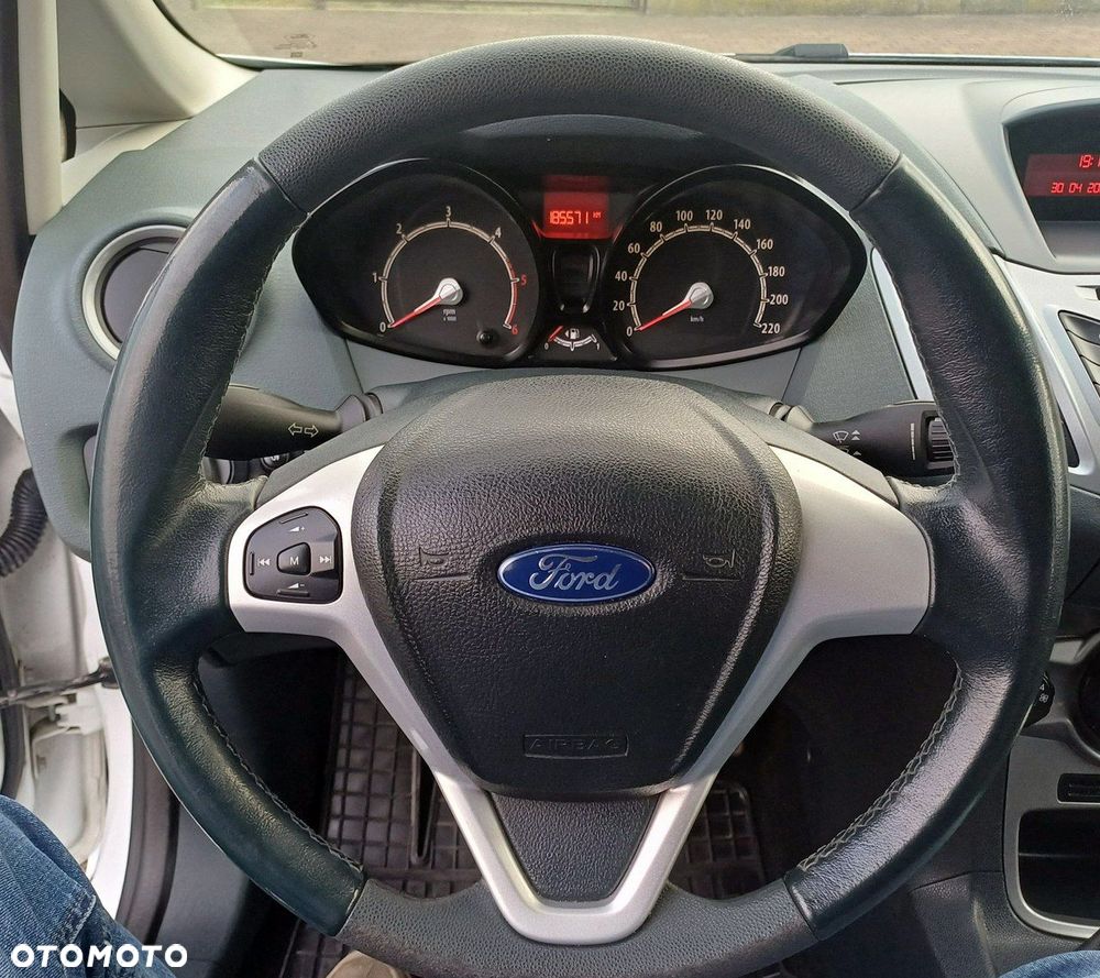 Ford Fiesta - 12