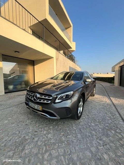 Mercedes-Benz GLA 180 d - 1