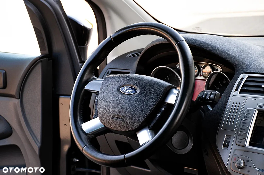 Ford Kuga 2.0 TDCi 4x4 Titanium - 23