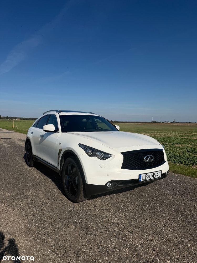 Infiniti Q70 - 3