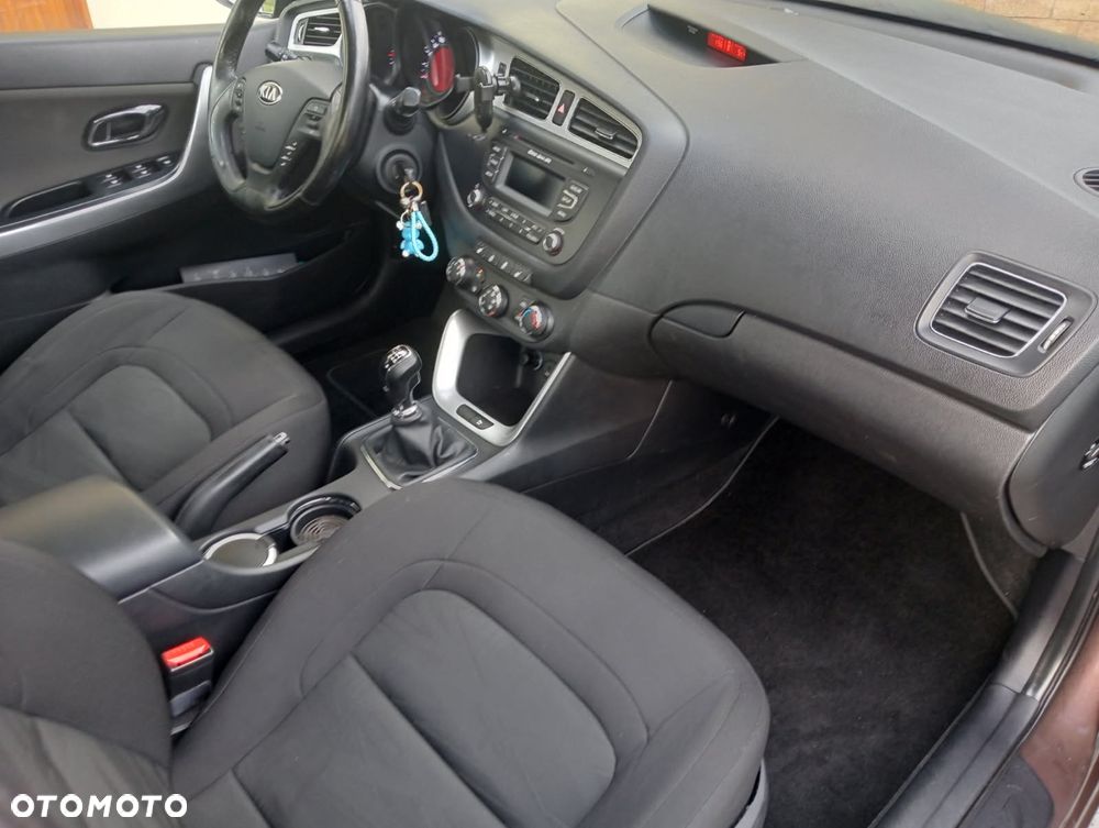 Kia Ceed - 8