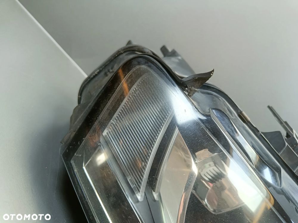 Lampa prawa przednia Audi A4 B8 prawy przód 8K0941004A - 5