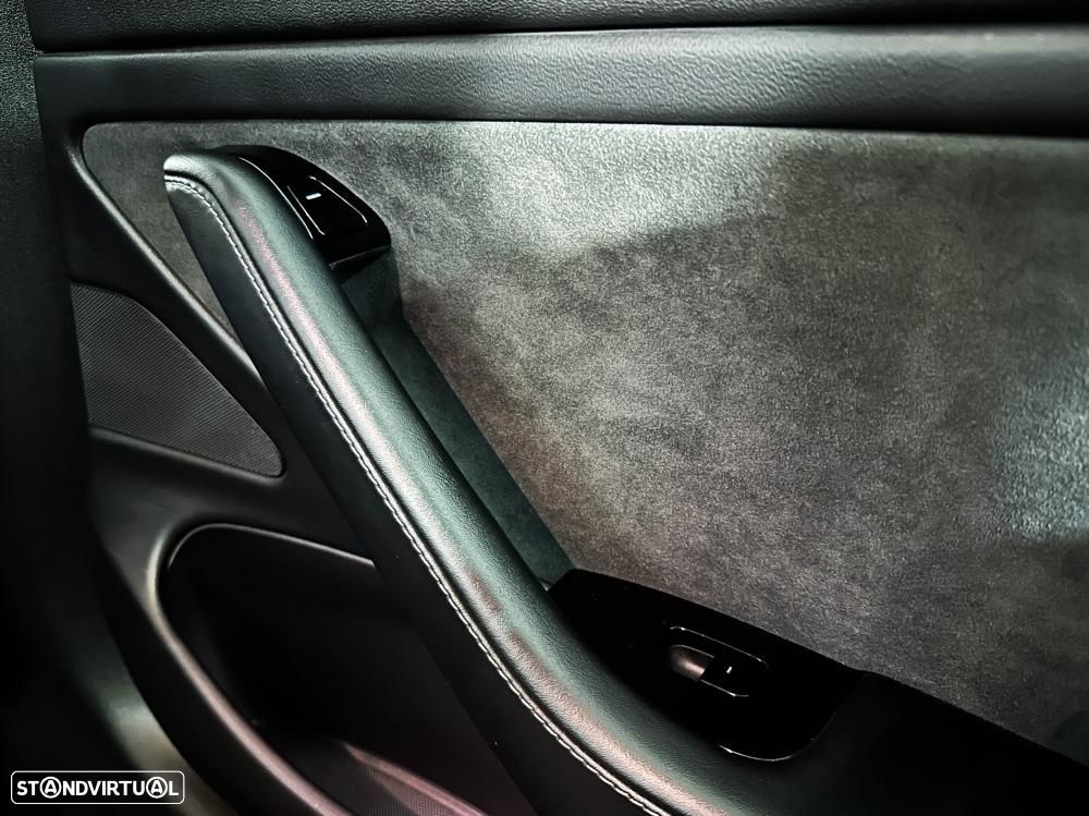 Tesla Model 3 Long-Range Dual Motor AWD - 27