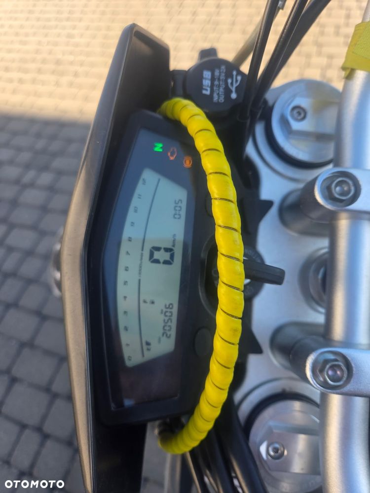 SWM SM 125 R - 11
