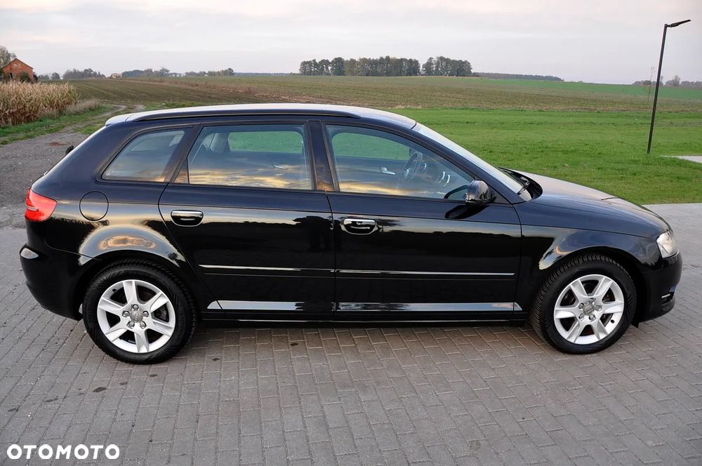 Audi A3 Sportback 2011 photo 3