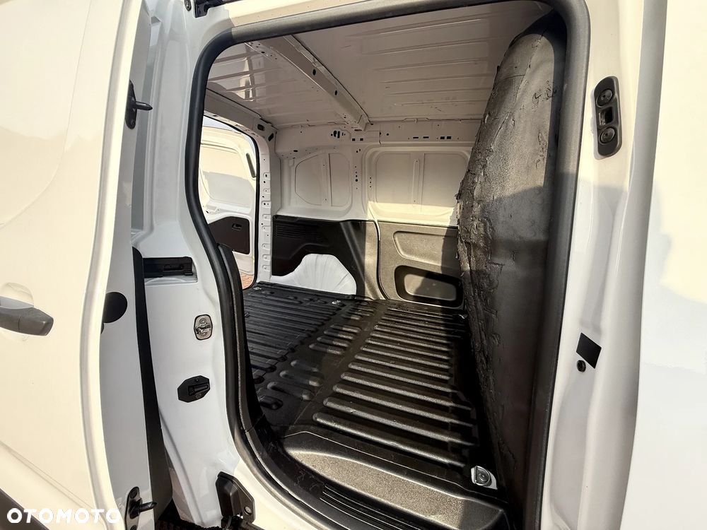 Peugeot PARTNER  SERWISOWANY 3-OSOBY Salon Polska F VAT 23% GWARANCJA  TEMPOMAT - 30