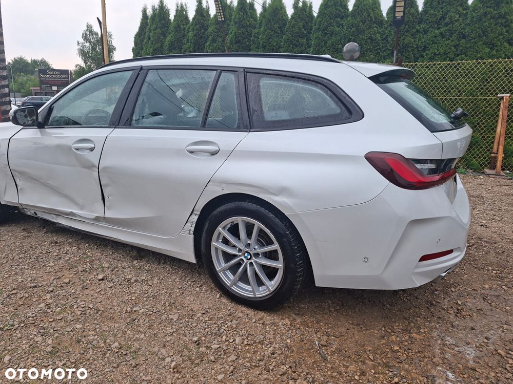 BMW Seria 3 320d xDrive MHEV Luxury Line - 18