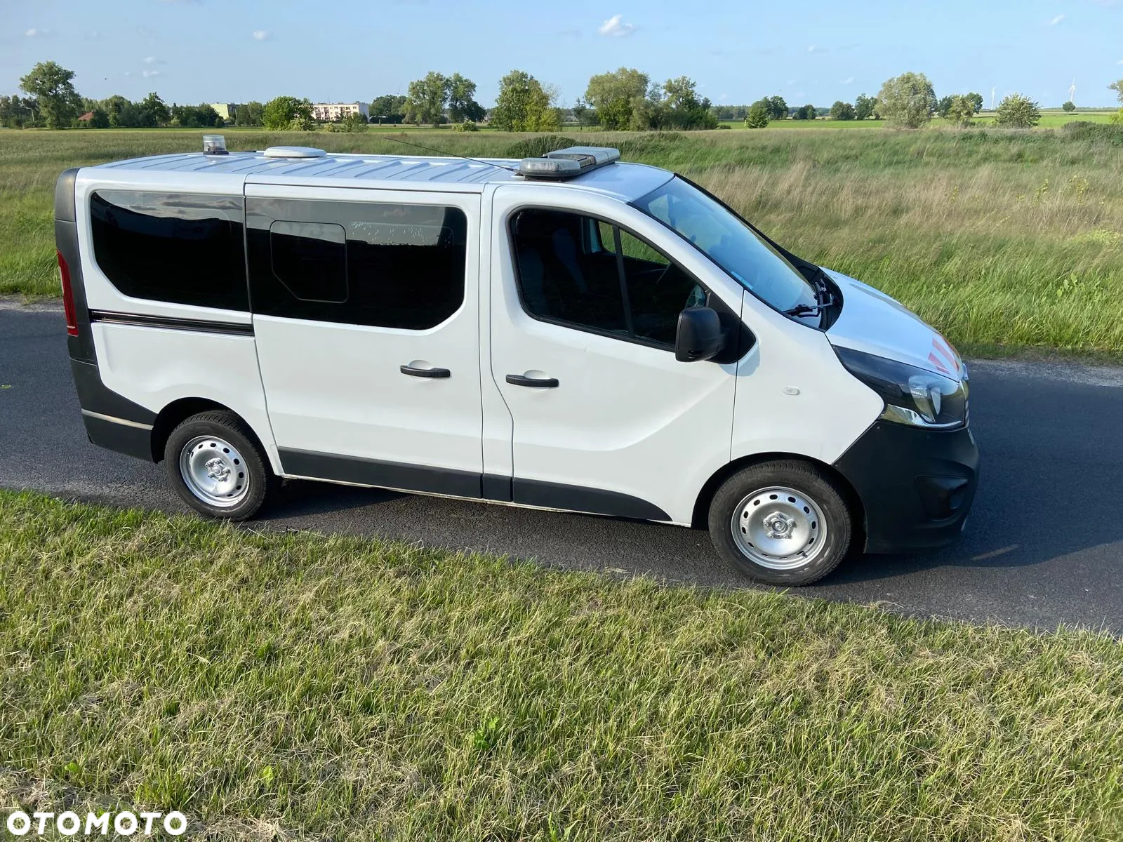 Opel Ambulans Karetka vivaro - 3