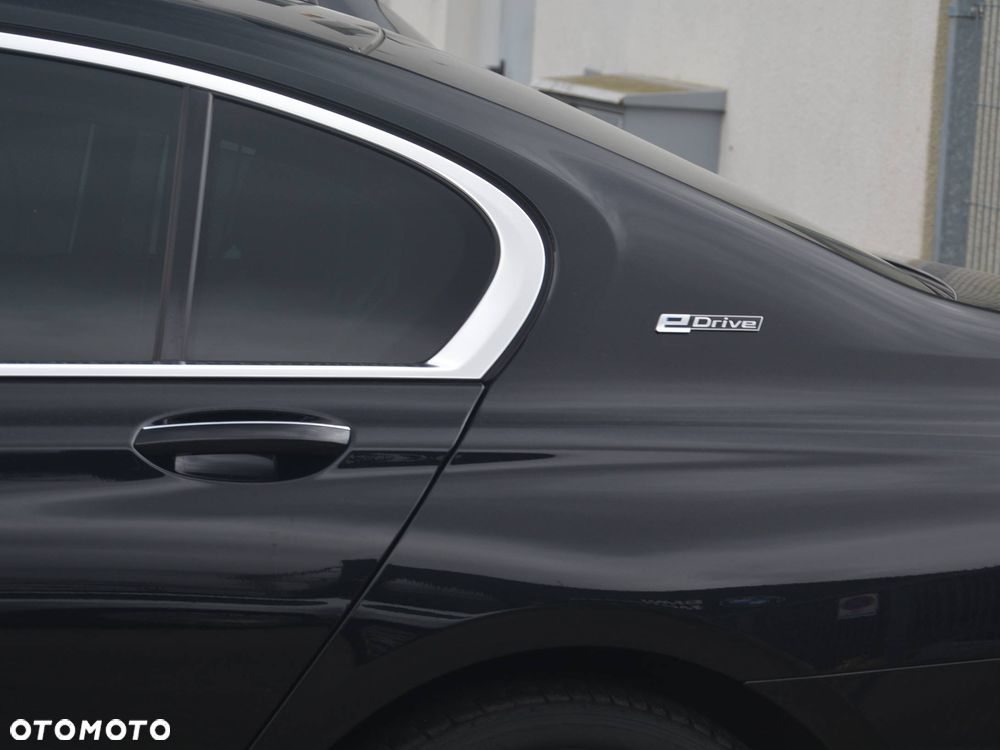 BMW Seria 7 740Le xDrive iPerformance - 16