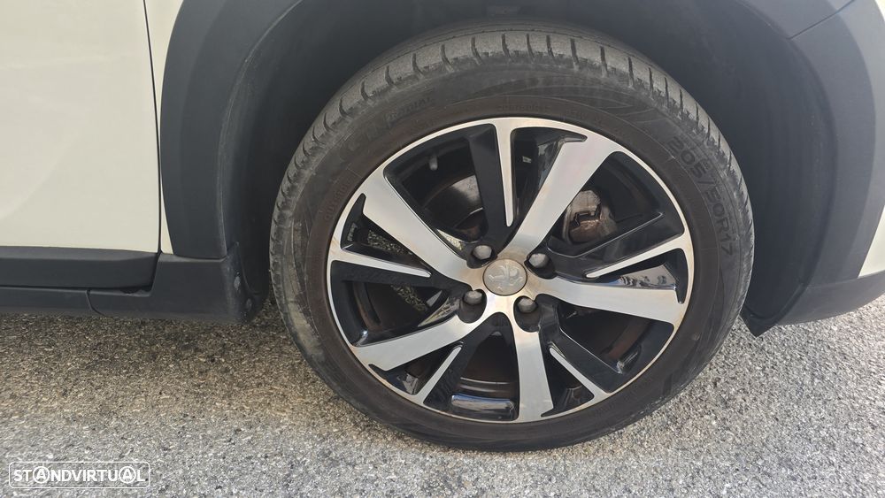 Peugeot 2008 1.6 BlueHDi GT Line - 29